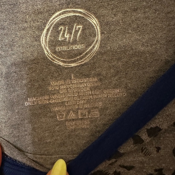 Maurices Blue and Gray Animal Print 3/4 Sleeve Top Size L - Picture 3 of 4